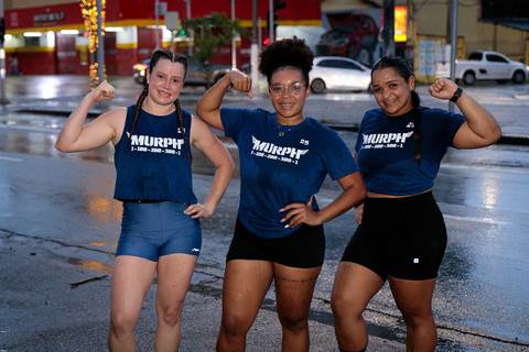 Fotografia de evento CrossFit registrando atletas durante o desafio Murph'