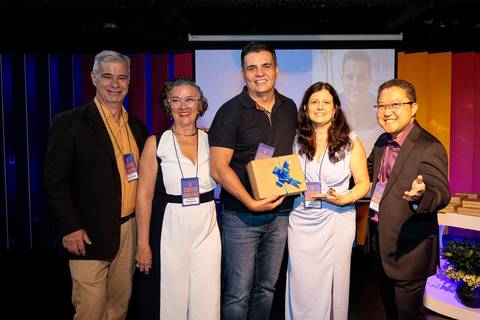 Evento de lançamento do livro O Código Humano com autores e convidados em São Paulo'