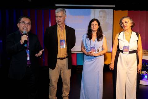 Evento de lançamento do livro O Código Humano com autores e convidados em São Paulo'