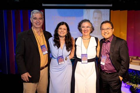Evento de lançamento do livro O Código Humano com autores e convidados em São Paulo'