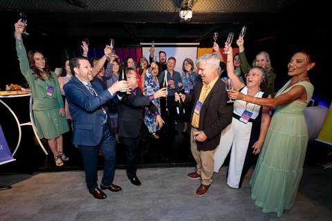 Evento de lançamento do livro O Código Humano com autores e convidados em São Paulo'