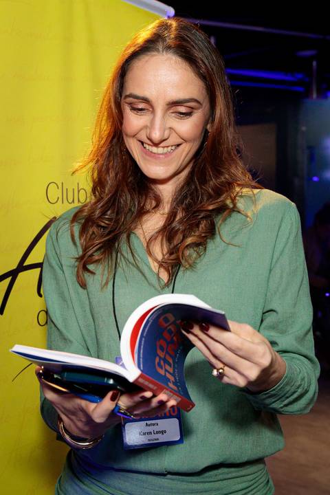 Evento de lançamento do livro O Código Humano com autores e convidados em São Paulo'