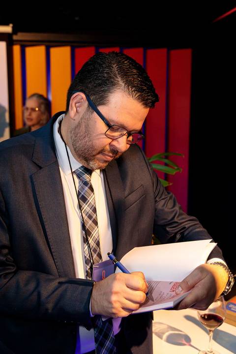 Evento de lançamento do livro O Código Humano com autores e convidados em São Paulo'