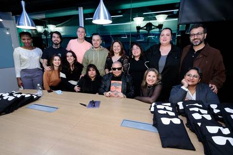 Sessão de autógrafos com Alby Azevedo durante lançamento do livro'