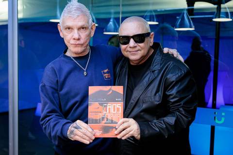 Sessão de autógrafos com Alby Azevedo durante lançamento do livro'