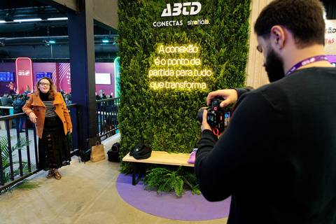 Apresentação de Vanessa Schrot durante congresso CBTD 2025 no Pro Magno'