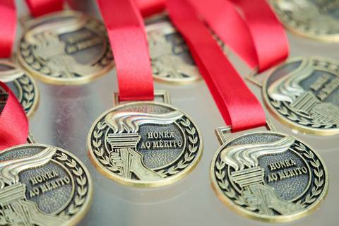 Alunos participam de competição de natação na Academia Inova'