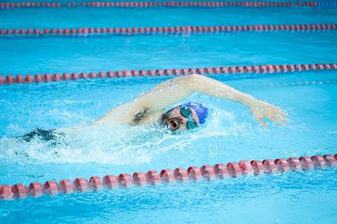 Alunos participam de competição de natação na Academia Inova'