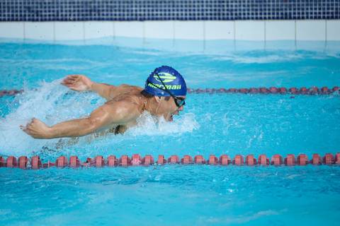 Alunos participam de competição de natação na Academia Inova'