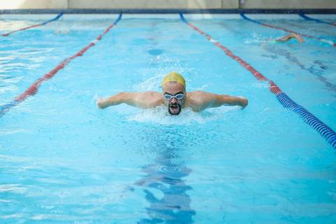 Alunos participam de competição de natação na Academia Inova'