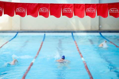 Alunos participam de competição de natação na Academia Inova'