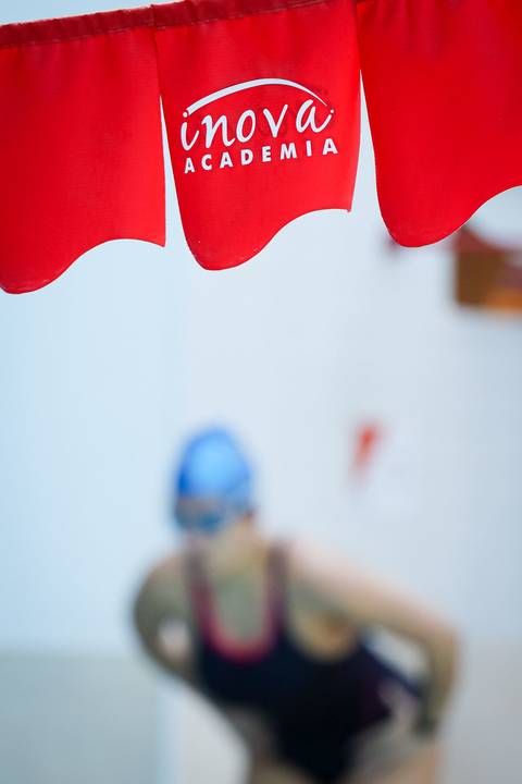 Alunos participam de competição de natação na Academia Inova'