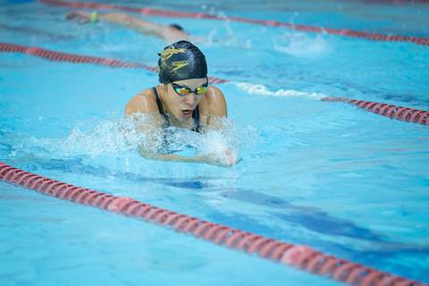 Alunos participam de competição de natação na Academia Inova'