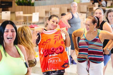 Aula de Fit Dance durante aulão de carnaval da Academia Inova Atrium'