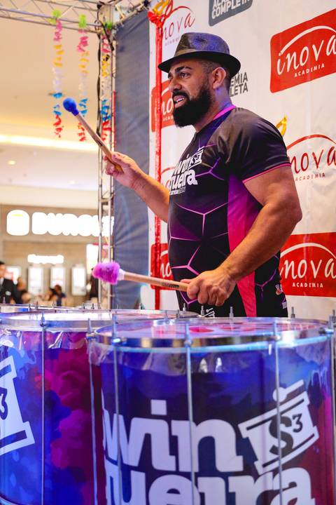 Aula de Fit Dance durante aulão de carnaval da Academia Inova Atrium'