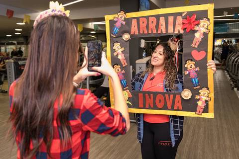 Aula de Fit Dance com tema de festa junina na Academia Inova São Caetano'