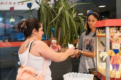 Aula de Fit Dance com tema de festa junina na Academia Inova São Caetano'