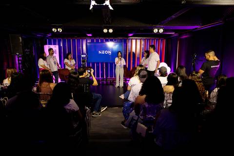 Evento de lançamento do selo NEON da Buzz Editora'