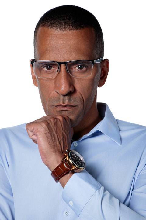 Foto de perfil profissional de empreendedor para redes sociais'