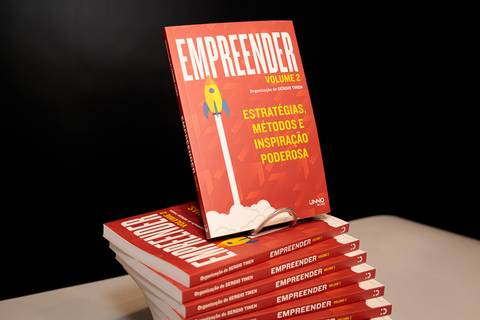 Sessão de autógrafos do livro Empreender Volume 2 em São Paulo'