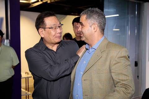 Sessão de autógrafos do livro Empreender Volume 2 em São Paulo'