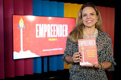Sessão de autógrafos do livro Empreender Volume 2 em São Paulo'
