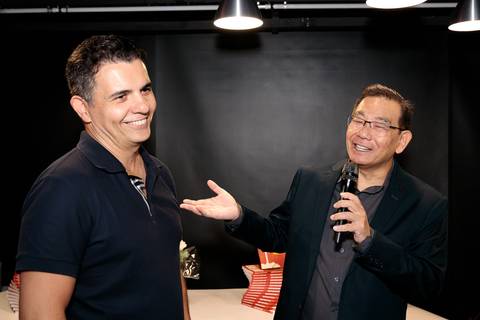 Sessão de autógrafos do livro Empreender Volume 2 em São Paulo'