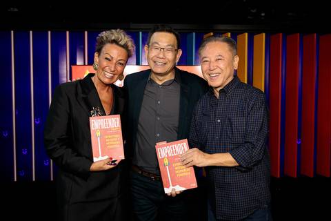 Sessão de autógrafos do livro Empreender Volume 2 em São Paulo'
