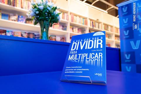 Sessão de autógrafos de Dividir para Multiplicar em São Paulo'