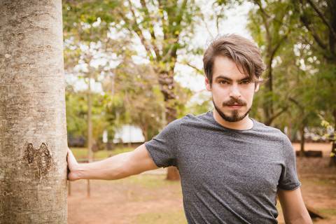 Ensaio fotográfico com o modelo Luis Gustavo Nunes no Parque Severo Gomes, no bairro de Santo Amaro em São Paulo.'