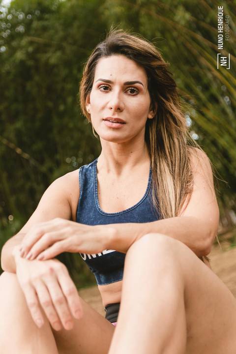 Ensaio fitness com a modelo e musa do Santos FC Michelle Docio no Parque Ibirapuera, em São Paulo.'