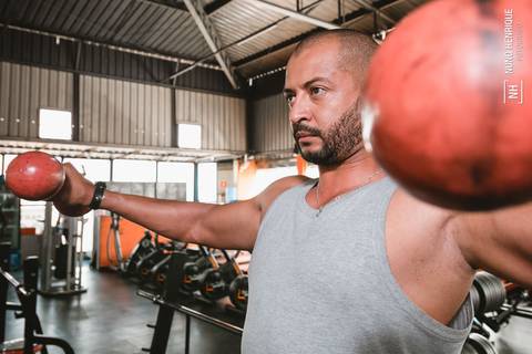 Ensaio fitness com o personal trainer William Apolinário na Academia No Limit, xona leste de São Paulo.'