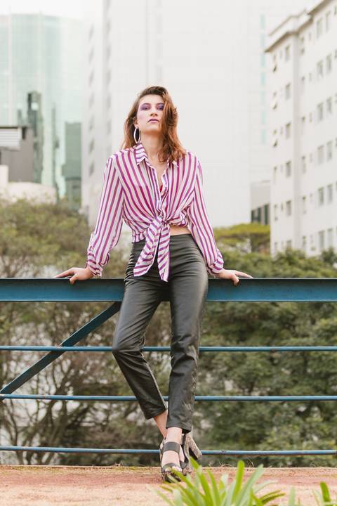 Ensaio fotográfico com a modelo Jaqueline Madureira e beleza de Raquel Rodrigues, realizado no Centro Cultural São Paulo.'