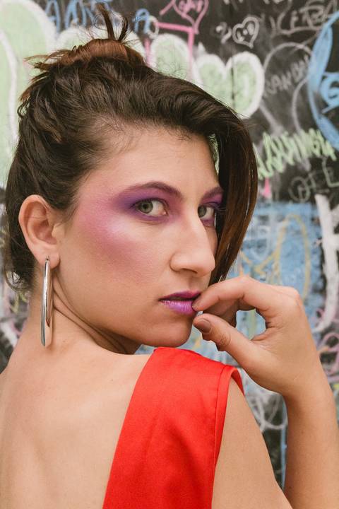 Ensaio fotográfico com a modelo Jaqueline Madureira e beleza de Raquel Rodrigues, realizado no Centro Cultural São Paulo.'