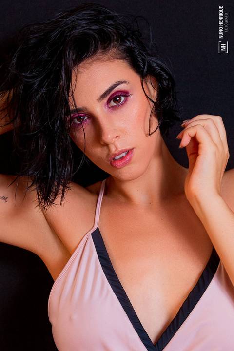 Book fotográfico com a modelo Daniele Louzada. A beleza é de Drica Rangel, realizado em São Paulo.'