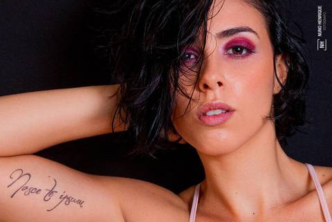 Book fotográfico com a modelo Daniele Louzada. A beleza é de Drica Rangel, realizado em São Paulo.'