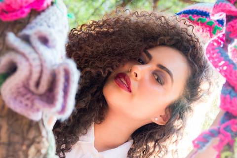 Ensaio fotográfico com a modelo Nayara Andrade na Praça Buenos Aires, em São Paulo.'