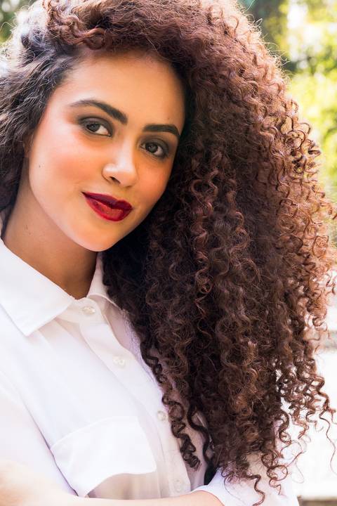 Ensaio fotográfico com a modelo Nayara Andrade na Praça Buenos Aires, em São Paulo.'