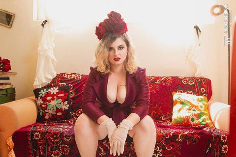 A maquiadora Deborah Cavalcante para o projeto 