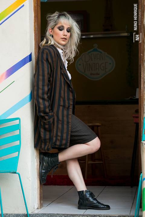 Nina Grando para o editorial de moda do Devant Vintage Brechó, em São Paulo.'