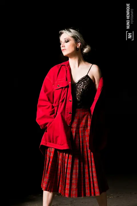 Nina Grando para o editorial de moda do Devant Vintage Brechó, em São Paulo.'