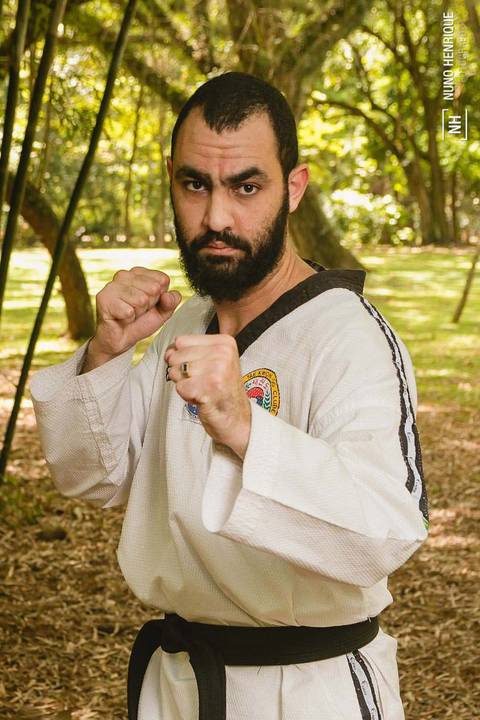Ensaio com o atleta faixa preta de Taekwondo Khaled Wares no Parque Ibirapuera, em São Paulo'