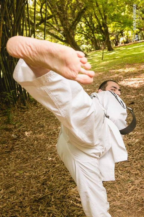 Ensaio com o atleta faixa preta de Taekwondo Khaled Wares no Parque Ibirapuera, em São Paulo'