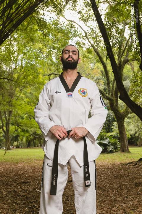 Ensaio com o atleta faixa preta de Taekwondo Khaled Wares no Parque Ibirapuera, em São Paulo'