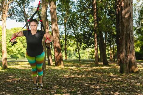 Ensaio fitness com a personal trainer Janaina Gomes para material de divulgação, no Parque Ibirapuera em São Paulo.'