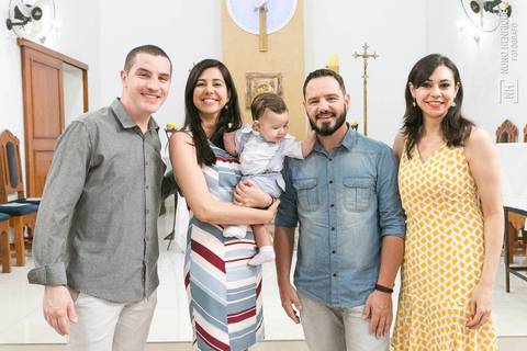 Fotos da cerimônia e festa de batismo do pequeno Pietro, na paróquia Santo Antônio, no bairro de Santo Amaro em São Paulo.'