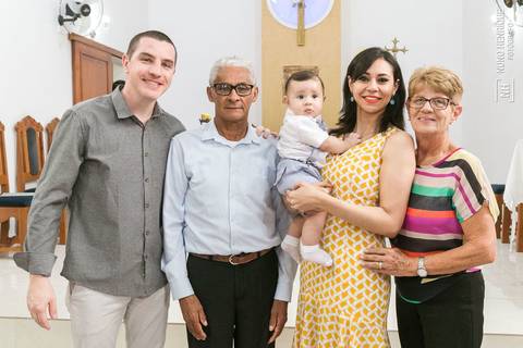 Fotos da cerimônia e festa de batismo do pequeno Pietro, na paróquia Santo Antônio, no bairro de Santo Amaro em São Paulo.'