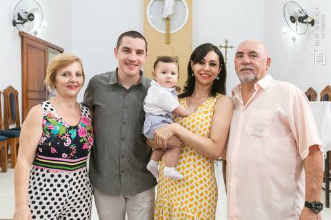 Fotos da cerimônia e festa de batismo do pequeno Pietro, na paróquia Santo Antônio, no bairro de Santo Amaro em São Paulo.'