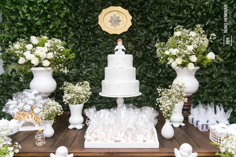 Fotos da cerimônia e festa de batismo do pequeno Pietro, na paróquia Santo Antônio, no bairro de Santo Amaro em São Paulo.'