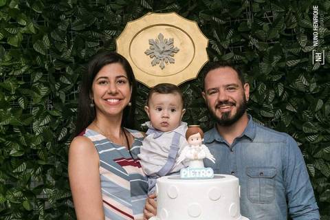 Fotos da cerimônia e festa de batismo do pequeno Pietro, na paróquia Santo Antônio, no bairro de Santo Amaro em São Paulo.'